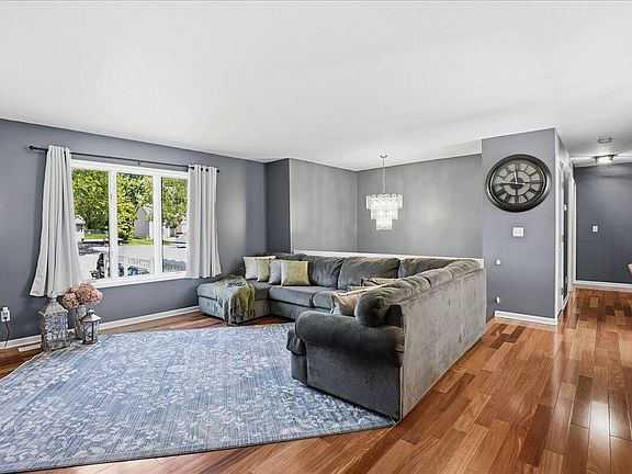 3rd image of 4083 Westover Dr