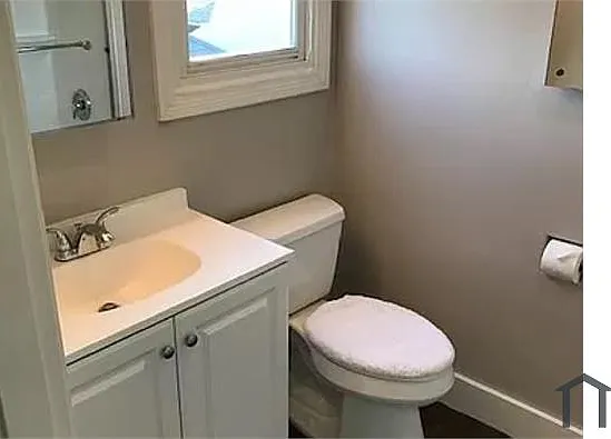 545 York St — Photo 7