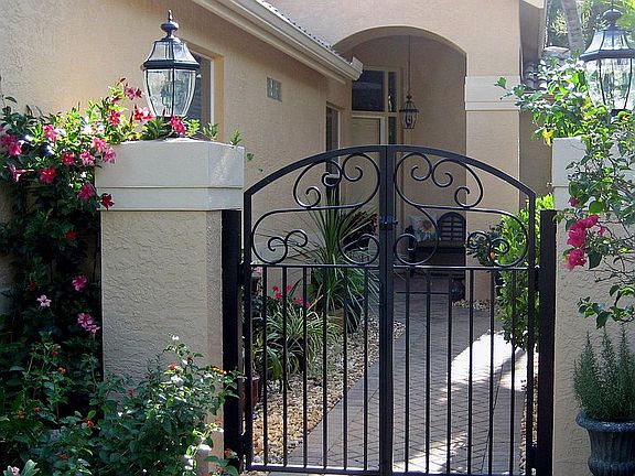Courtyard garden