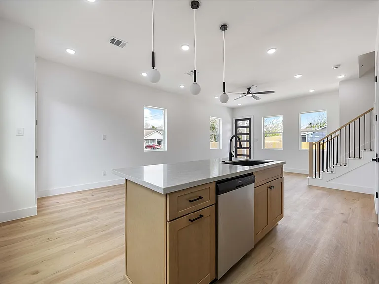 4804 Carmen St #B — Photo 11