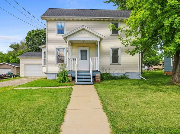 210 River St, Neenah, WI 54956