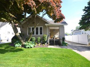 213 Smith St, Merrick, NY 11566