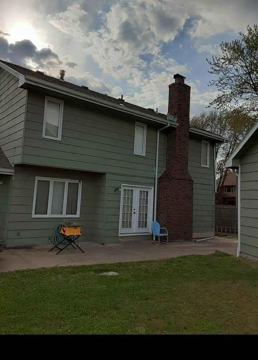 3 bed, 3.5 bath, 2200 sqft, $595 — Photo 1