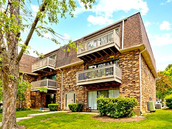 2nd image of 219 W Court Of Shorewood APT 1A