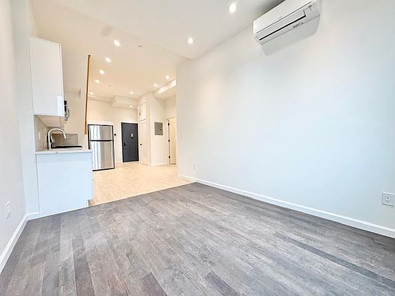 2nd image of 1327 Prospect Pl #Penthouse 4b