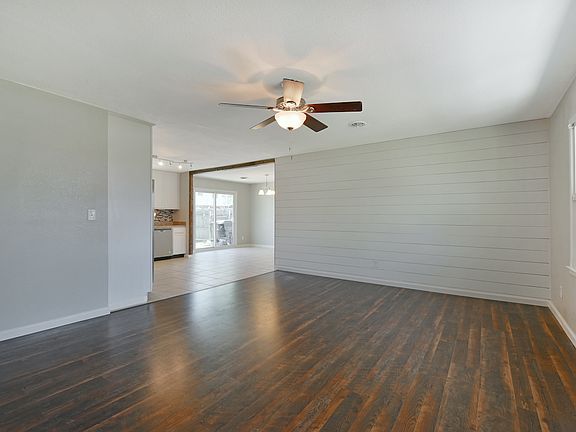 4th image of 3432 Poppy Cres