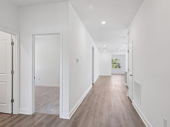 2nd image of 9427 Lakeview Ct