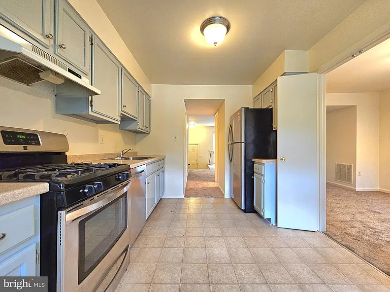 4802 Treasure Ct — Photo 8