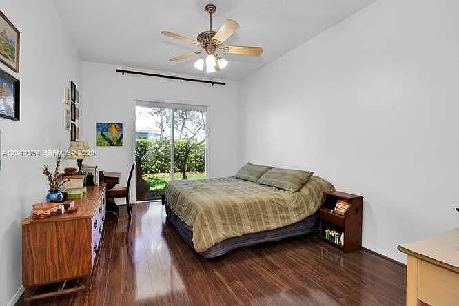 2405 SE 5th Ct — Photo 23