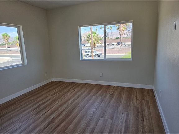 3rd image of 3164 Knoll Way