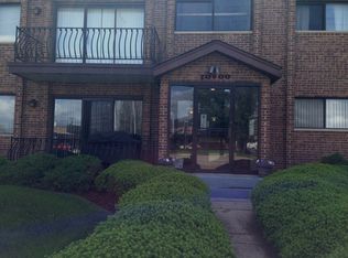 10900 Central Ave APT 1B, Chicago Ridge, IL 60415