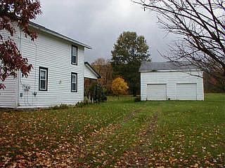 2nd image of 5283 Maple Ln