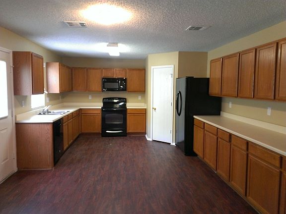 5th image of 12104 Worchester Dr