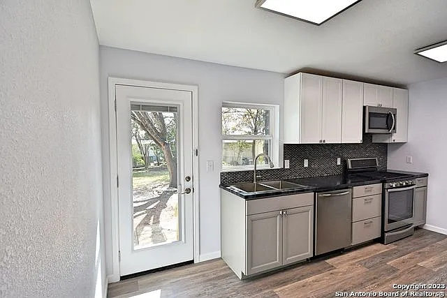 571 W Merriweather St — Photo 12
