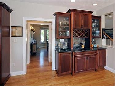 5th image of 144 Bruno Dr