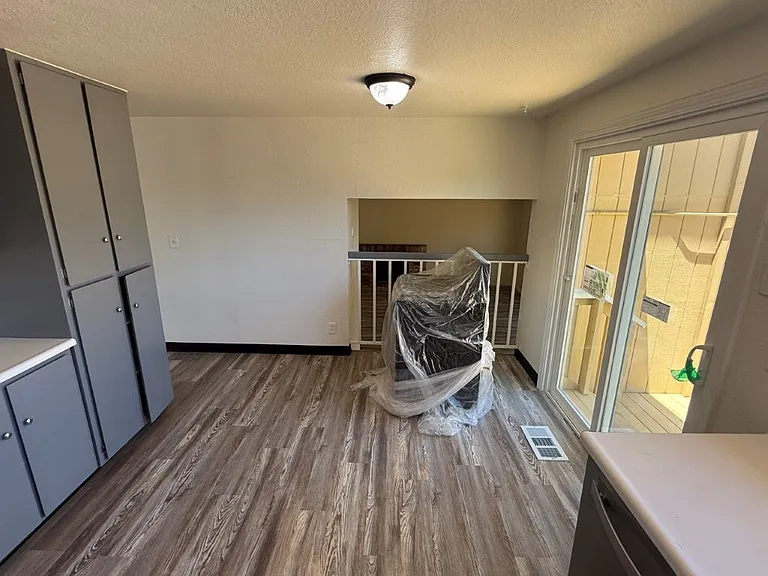 131 Glasgow Way — Photo 32