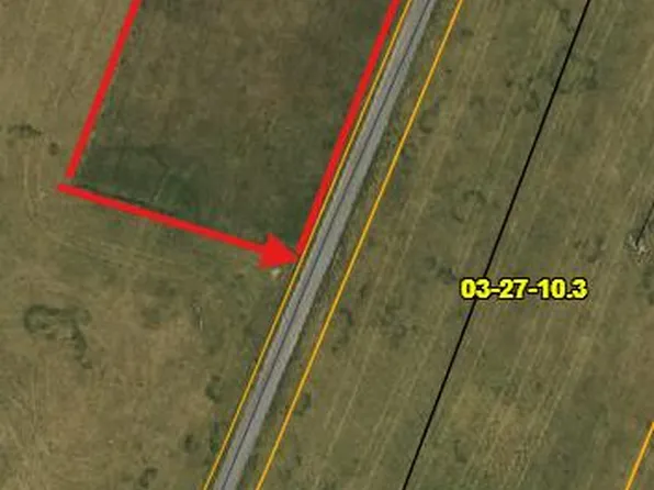 Robin Ln, Peterstown, WV 24963