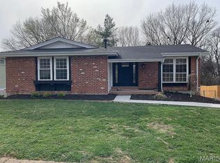 421 Westglen Village Dr, Ballwin, MO