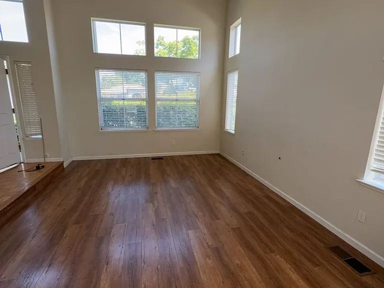 5152 Renaissance Ct — Photo 13