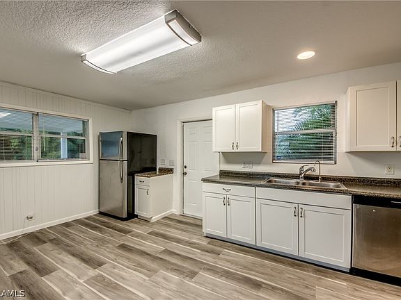 5th image of 3819 21st St SW