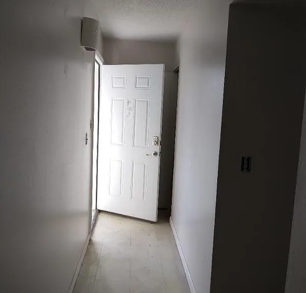 2541 S Myrtle Ave #C — Photo 3