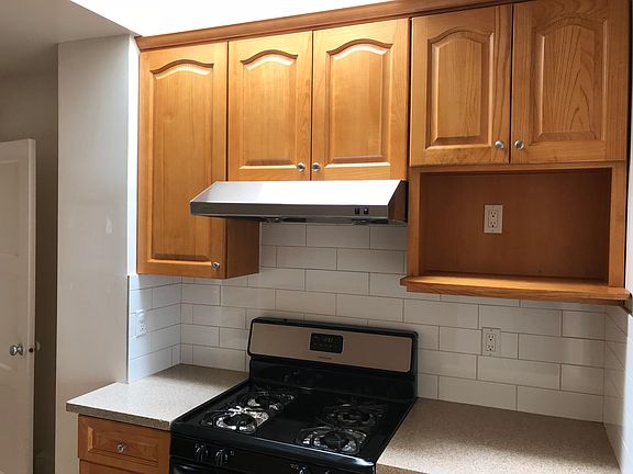 Remodeled Kitchen w/ gas stove top