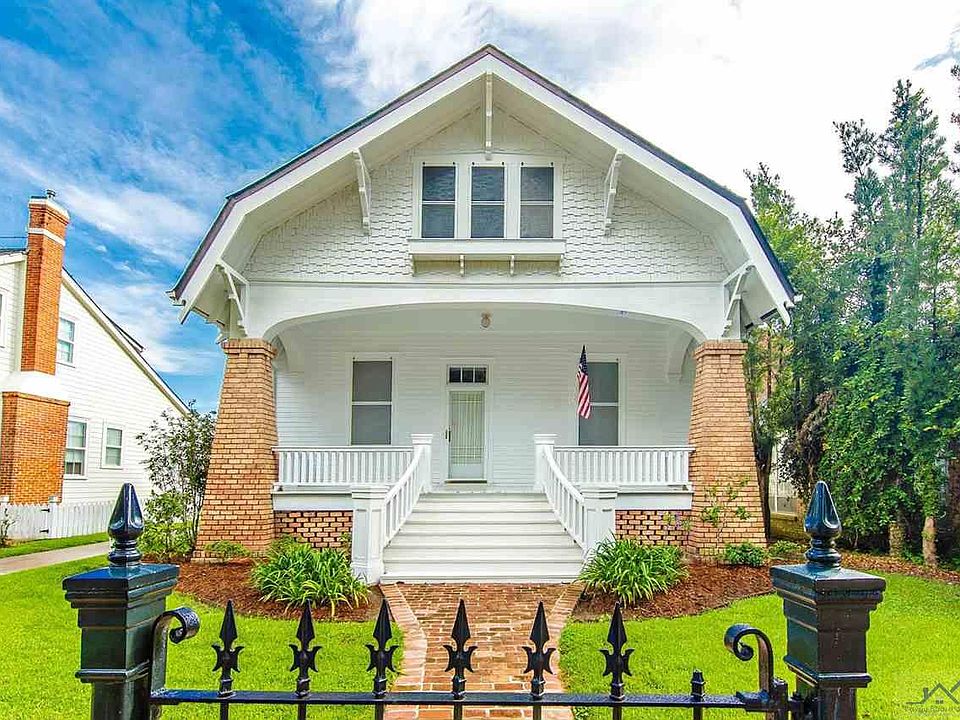 1st image of 631 Verret St