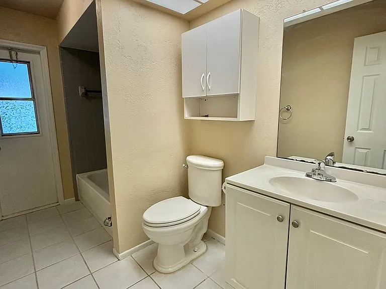 1715 SE 6th Ln — Photo 48