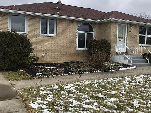 4th image of 36 Santin Dr