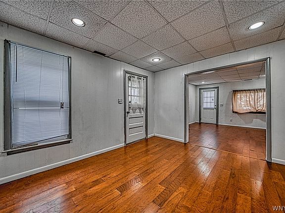 3rd image of 17 Fletcher St