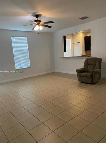 11835 SW 27th St — Photo 4