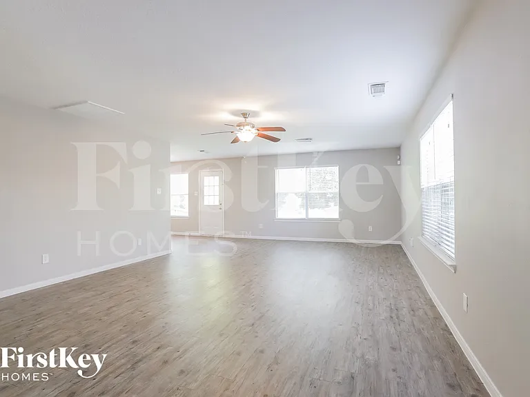 2911 Cypress Island Dr — Photo 4