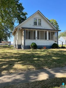 309 S Dakota Ave, Irene, SD, 57037