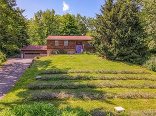 4 The Cir, Warwick, NY 10990