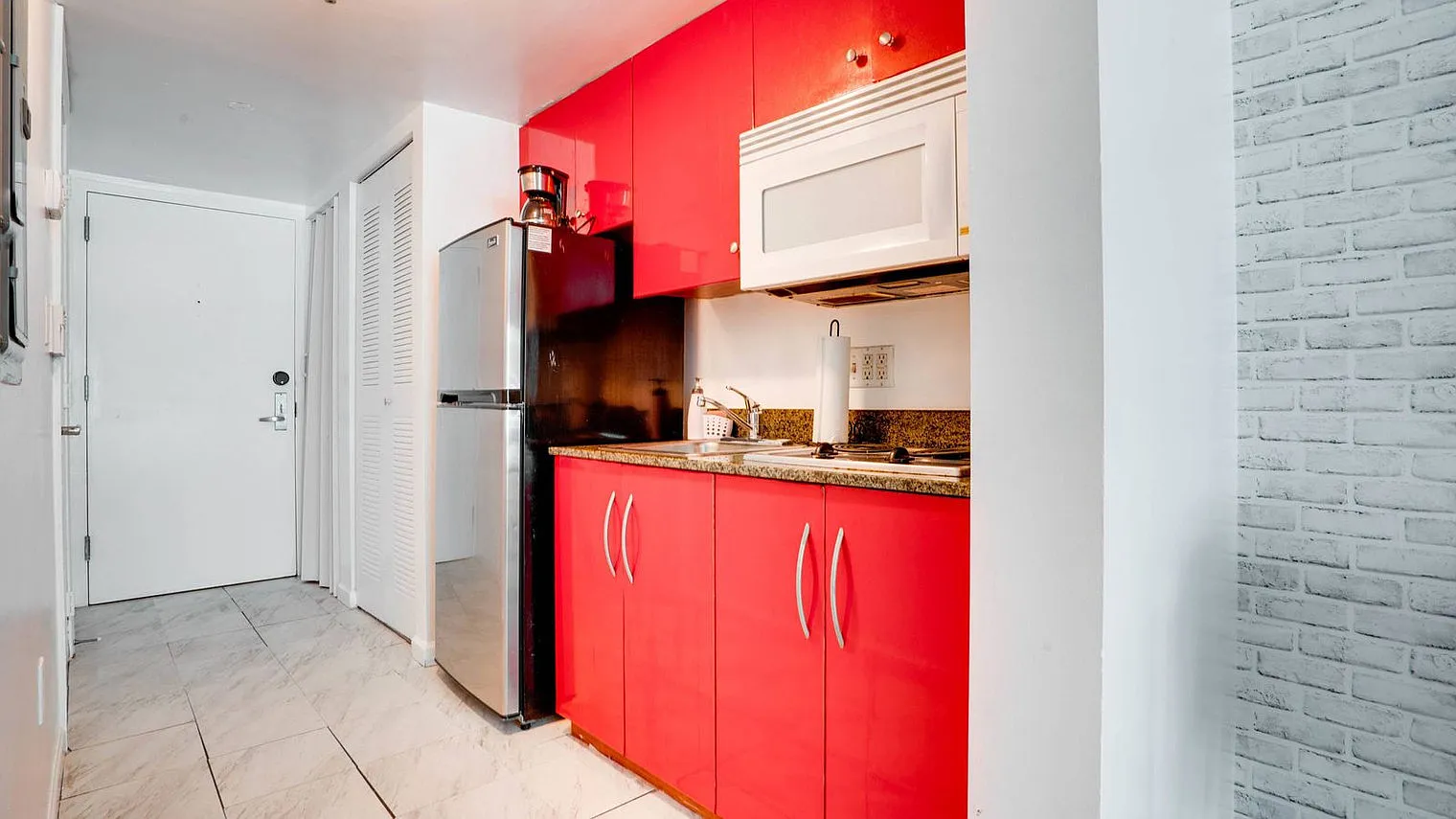1 bed, 1.0 bath, 419 sqft, $2,428 — Photo 3
