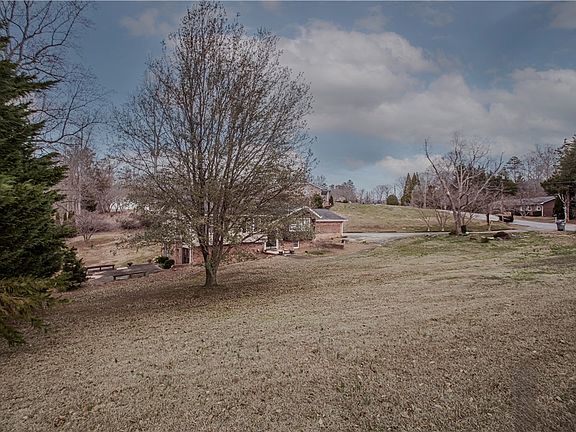 4th image of 1618 E Saluda Lake Rd