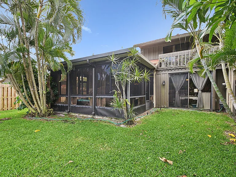 11063 Oakdale Rd — Photo 35
