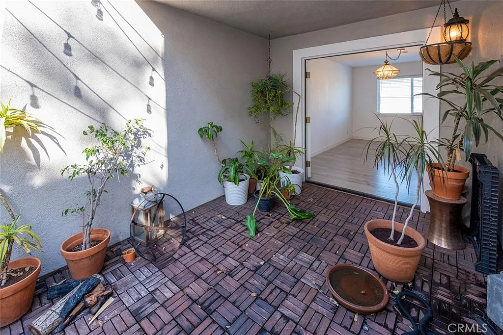 2 bed, 2.5 bath, 1664 sqft, $5,500 — Photo 4