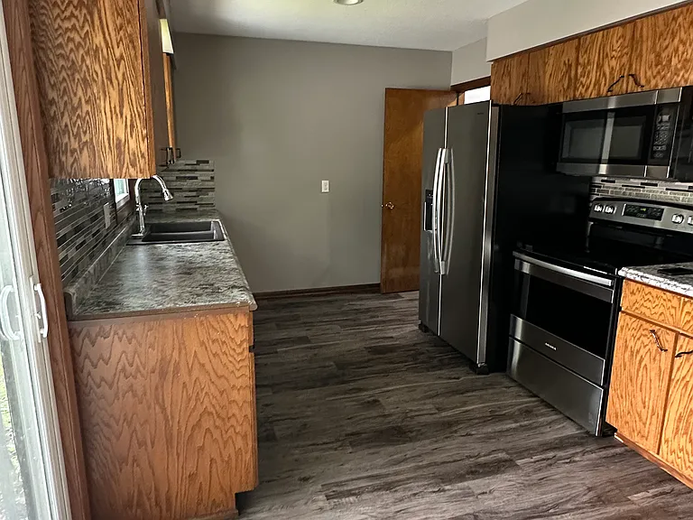 1100 Cold Spring Rd — Photo 8