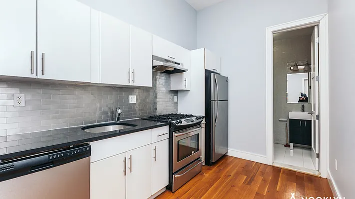 Rented by Nooklyn NYC LLC | media 25