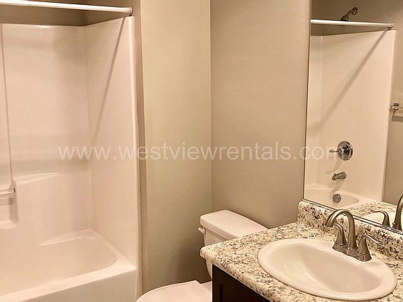 5th image of 1010 Railroad Ave #10523354