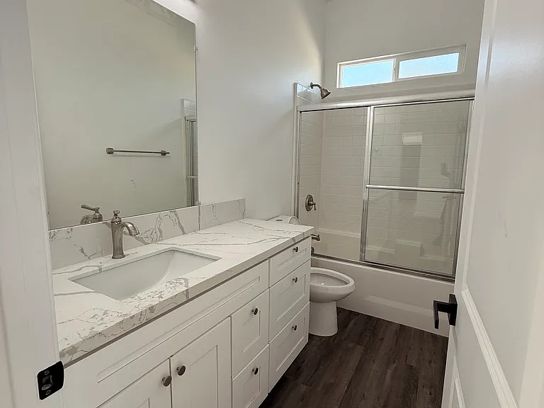 1821 N Ave #B — Photo 4