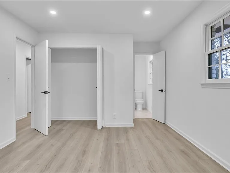 3296 Columbia Woods Dr — Photo 29