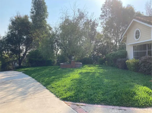 2 La Sierra Dr, Pomona, CA 91766
