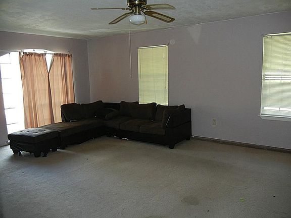 Extra gameroom or 4th bedroom