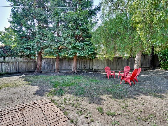 4th image of 411 Maureen Ave