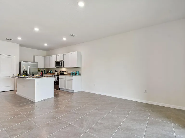 32935 Regent Canal St — Photo 18