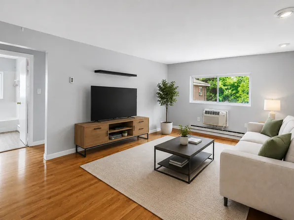 7 Glen Ave Unit 11, Chelmsford, MA 01824