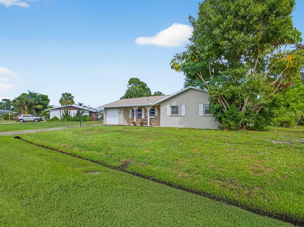 607 SE Forgal Street SE, Port St Lucie, FL 34983