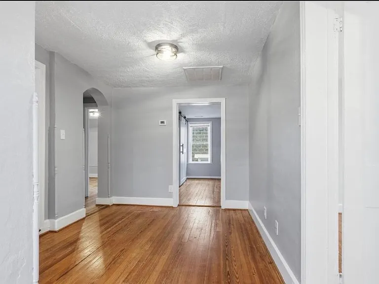 507 W Main St #B — Photo 10